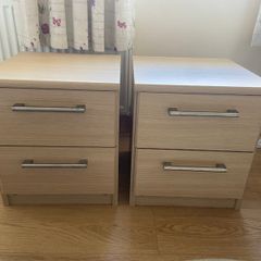 2 x bedside lockers