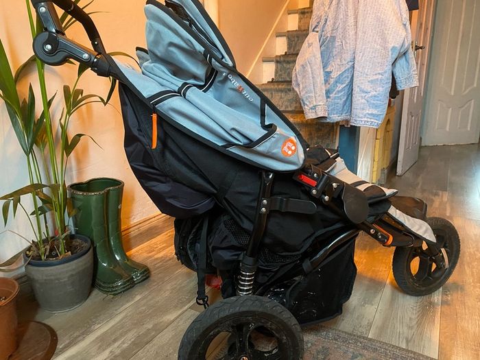 out & about nipper twin buggy