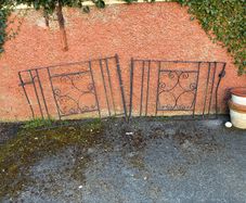 Driveway gates