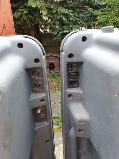 JBL powered speaker's