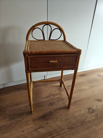 Wicker 70s bedside tables x2
