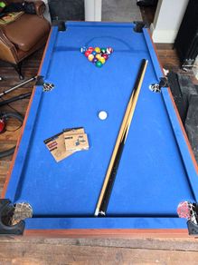 snooker /pool table