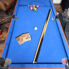 snooker /pool table