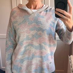 Lucy Nagle 100% cashmere hooded sweater.