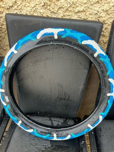 20" Vans CULT tyres