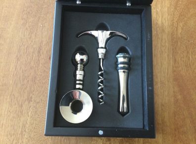 Wine Accessories Set