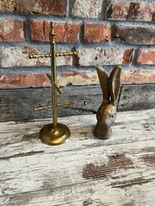 vintage cup stand