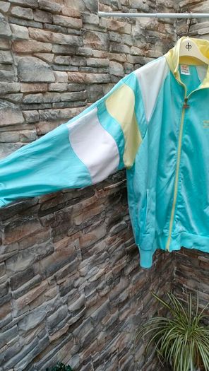 Vintage Legend 80s/90s tracksuit top  Vibrant colours Oversized look Size Medium