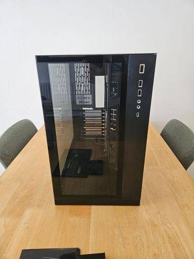 Lian Li PC-O11 Dynamic ATX Case - Black