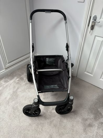UPPAbaby Vista V2 Pushchair & Carrycot Bundle | Sierra plus mamas and papas footmuff