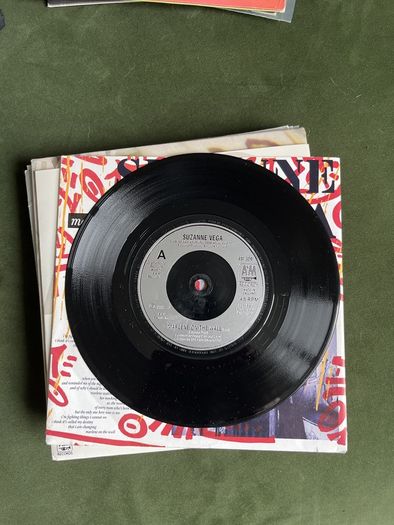 Suzanne Vega - Marlene on the Wall 7"