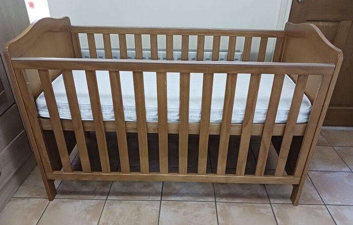 Cot bed