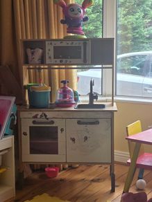 play kitchen