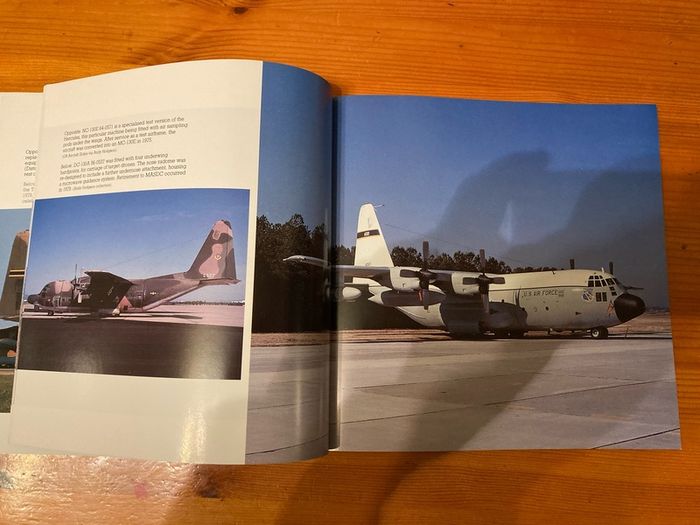 Military aircraft book:'Hercules.The C130 In Service'