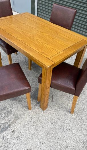 dinning table with chairs