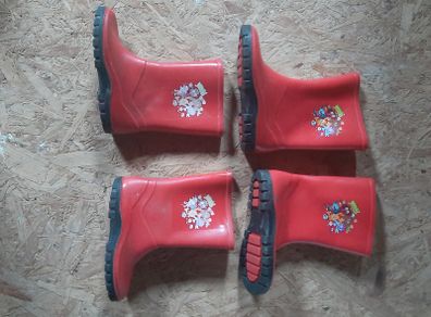 2 x Wellington boots = Childs