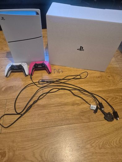 Sony PlayStation 5 PS5 Slim Disc Edition. Excellent Condition with 2 Controllers