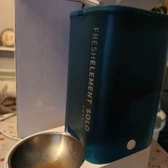 automatic cat feeder