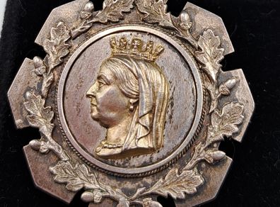 Vintage sterling silver Victorian brooch