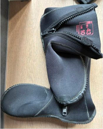 scuba diving gear