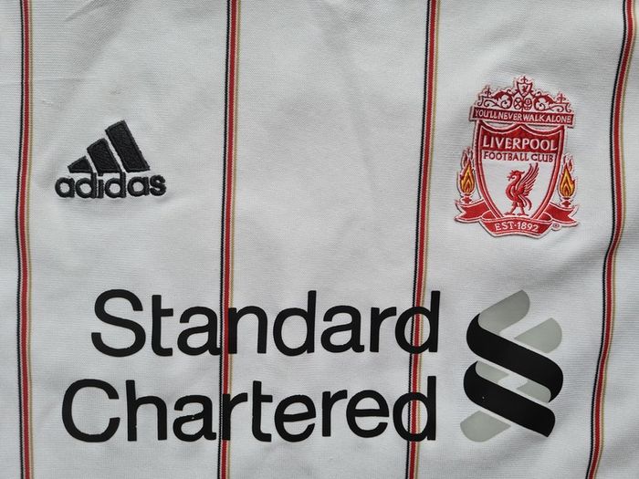 Soccer Football Liverpool FC Standard Chartered Kelly Adidas size D140 9-10 years long sleeve
