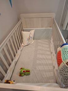 Mamas & Papas cot/todler bed & dresser changer chest