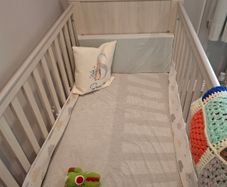 Mamas & Papas cot/todler bed & dresser changer chest