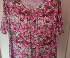 Lovely floral elastic top Perfect condition size UK16 EU44 Postage included
