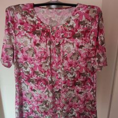 Lovely floral elastic top Perfect condition size UK16 EU44 Postage included