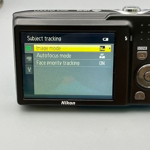 Nikon Coolpix S3100 14MP Digital Camera Blue - Full Kit