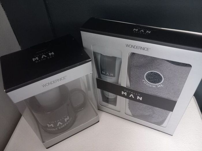 Set of 2 Brand New Mens Gift Sets