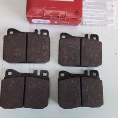 Mercedes 200/300/280 Brake Pads.