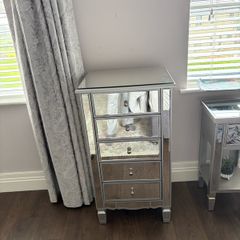 Mirrored 5 drawer unit