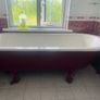 cast iron bath in ornate feet. Image 2