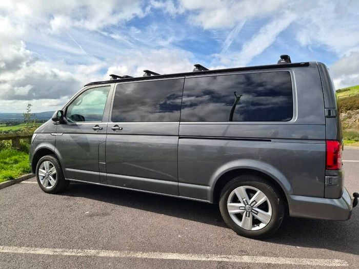 VW Transporter 5seats Automatic 4MOTION Immaculate