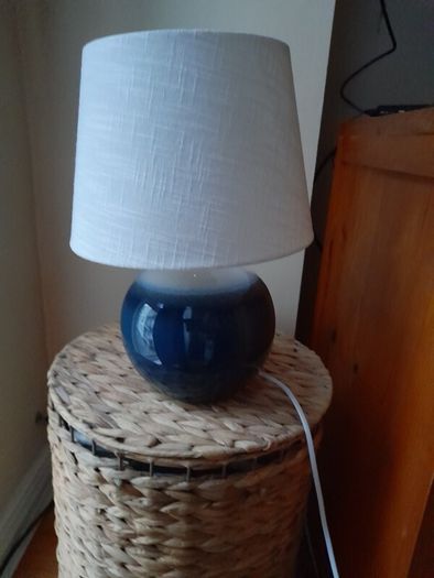 Table lamp