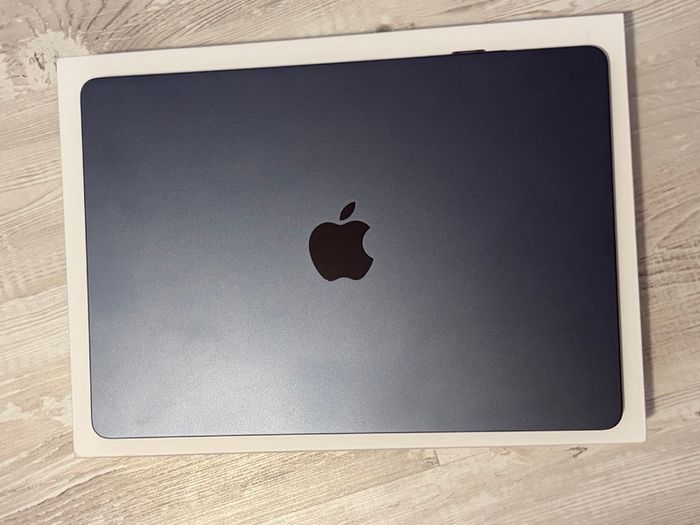 MacBook Air 13-inch M4, 16 GB, 512 GB, Midnight, 13 cycles