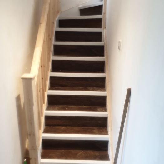 Laminate flooring service