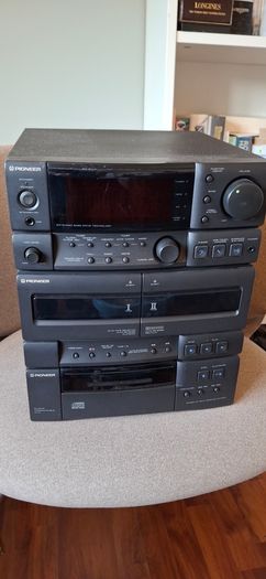 Vintage Pioneer Stereo Disc Receiver System (XR-P340) with Matching Pioneer Speakers (S-P340)