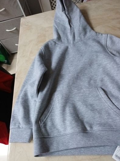 Dunnes  Stores  Grey Hoodie.    Age : 5-6 years.  B.N.W.T