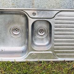 Stainless steel kitchen sink