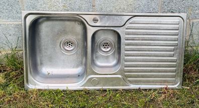 Stainless steel kitchen sink