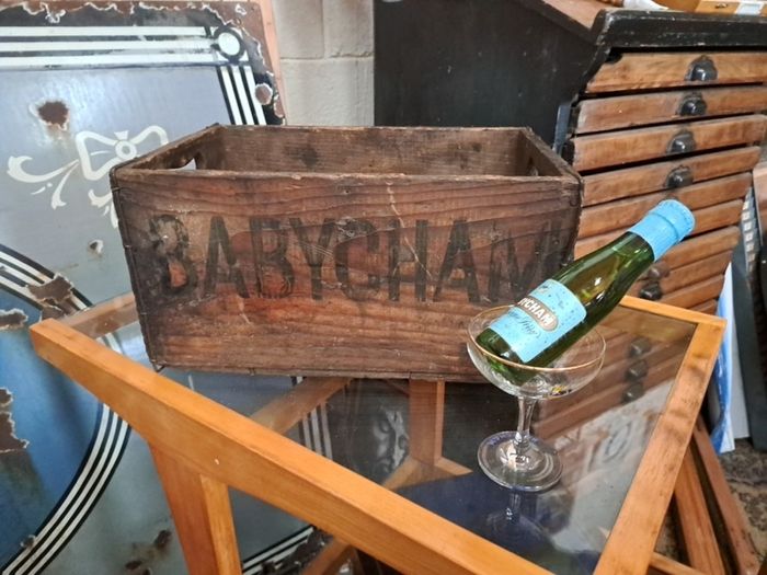 Vintage Babycham wooden Box