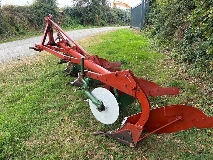 Kverneland 4 Furrow Antique Plough