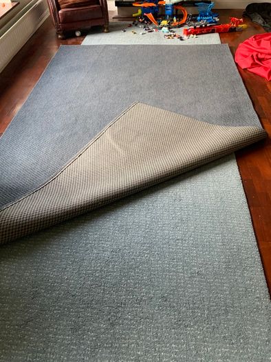 2 Free Rugs