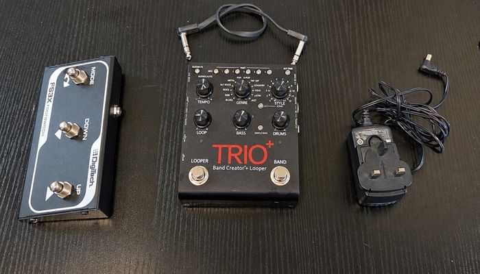 Digitech trio with fs3 footswitch.