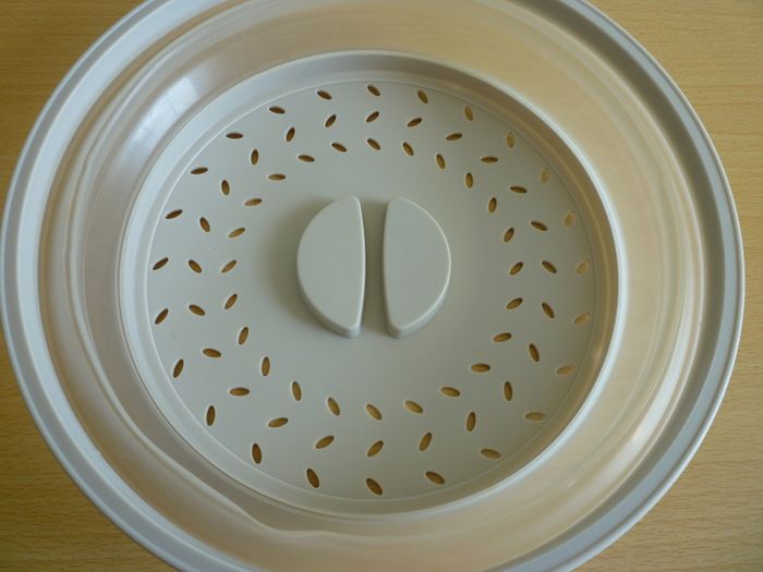 Microwave Plate Stacker & Collapsible Cover. Heat Up To 3 Dinners At Once. Excellent Condition. All fold flat for easy storage