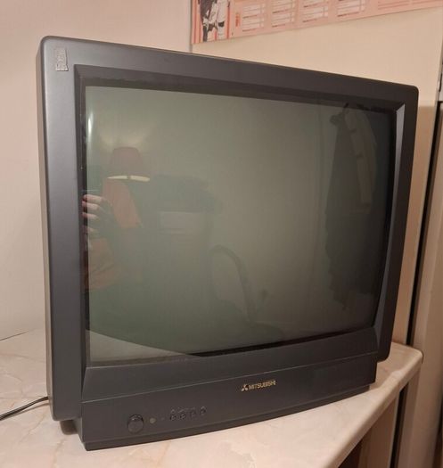 Mitsubishi 21" CRT TV - Immaculate