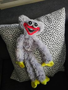 Huggy wuggy plush toy