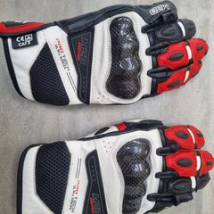Motorcycle gloves